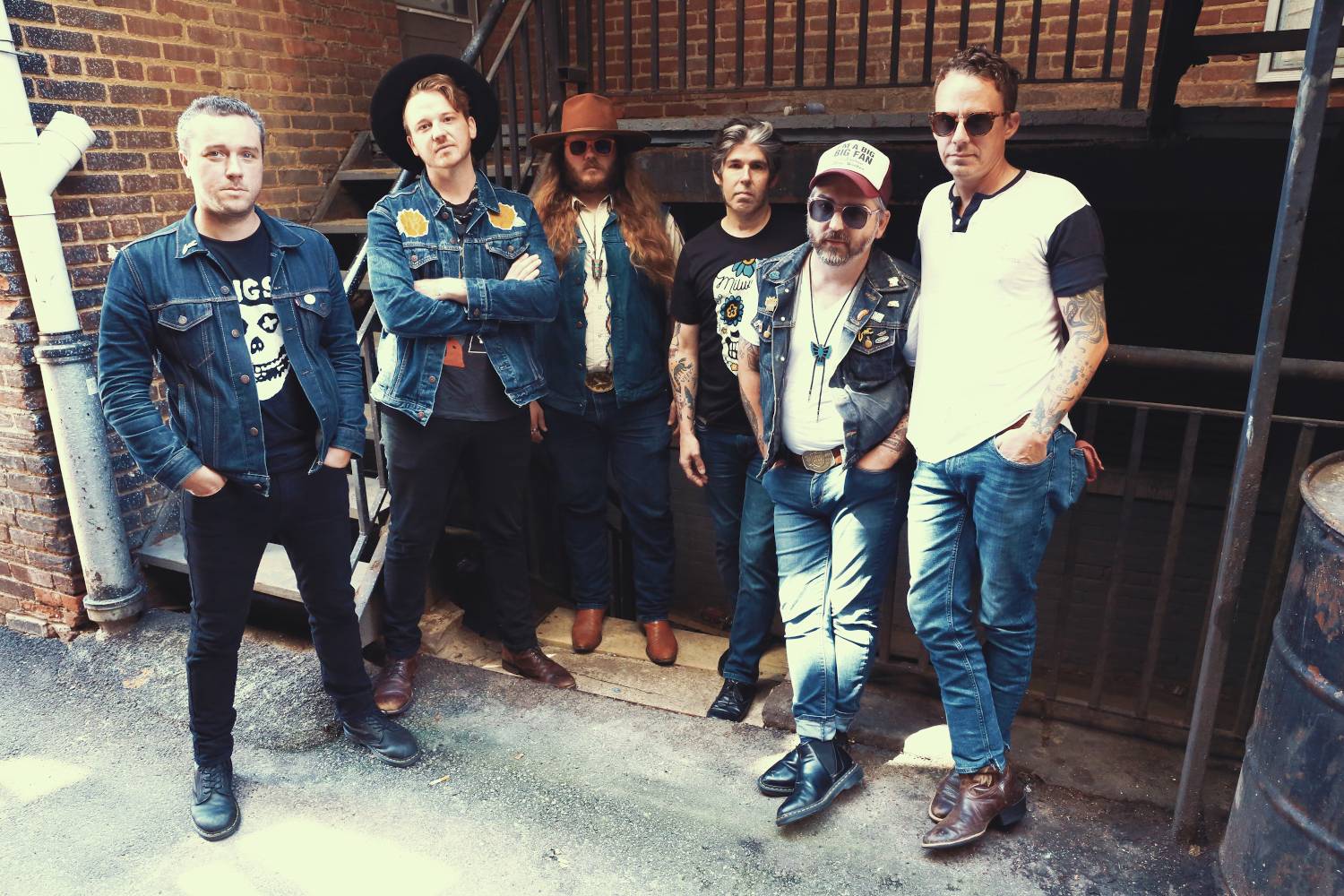 Vandoliers postpone their June / July tour to the same period in 2021